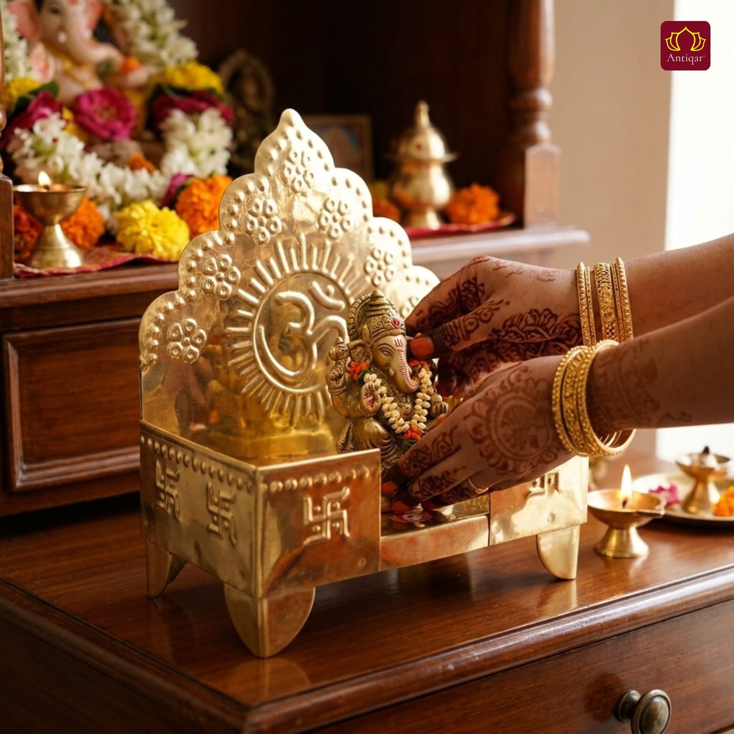 Brass Laddu Gopal Singhasan – 18.5cm | Antique Golden Finish | Handcrafted Large Size Throne for Temple, Home & Festival Decor
