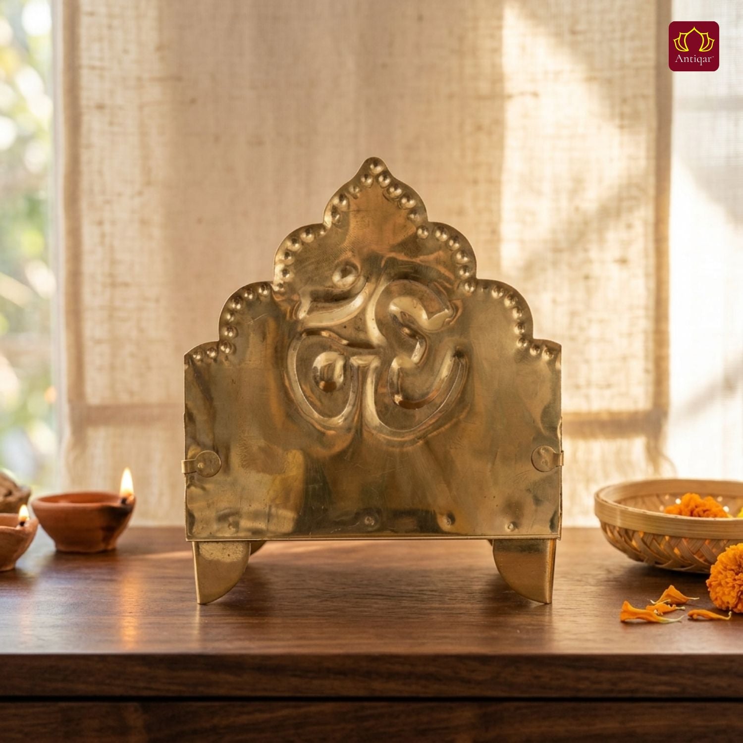 Brass Laddu Gopal Singhasan – 16.5cm | Antique Golden Finish | Handcrafted Medium Size Throne for Temple, Home & Festival Decor
