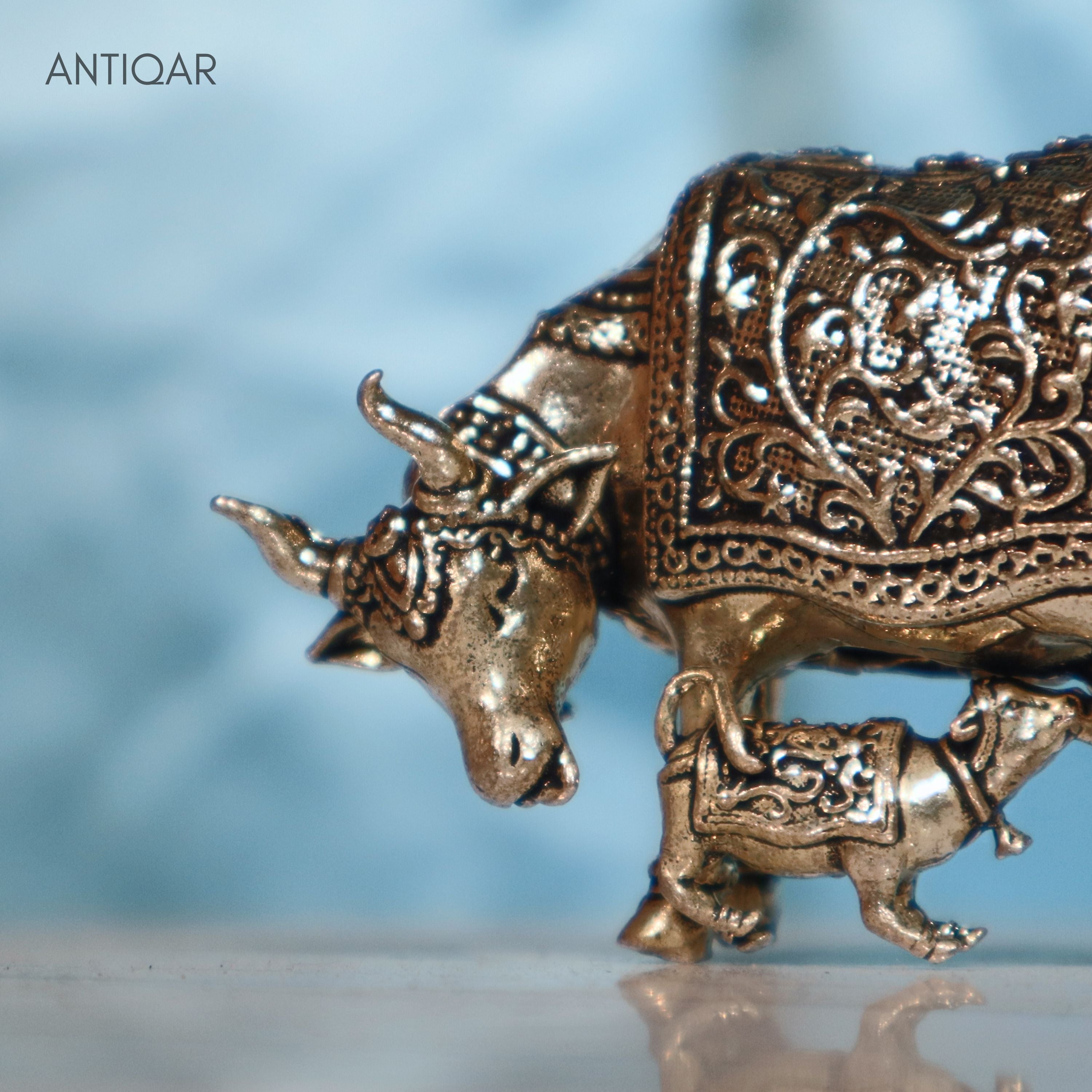 Brass Cow & Calf Figurine -4cm | Antique Finish | Spritual use for Home, Temple & Dashboard Decor