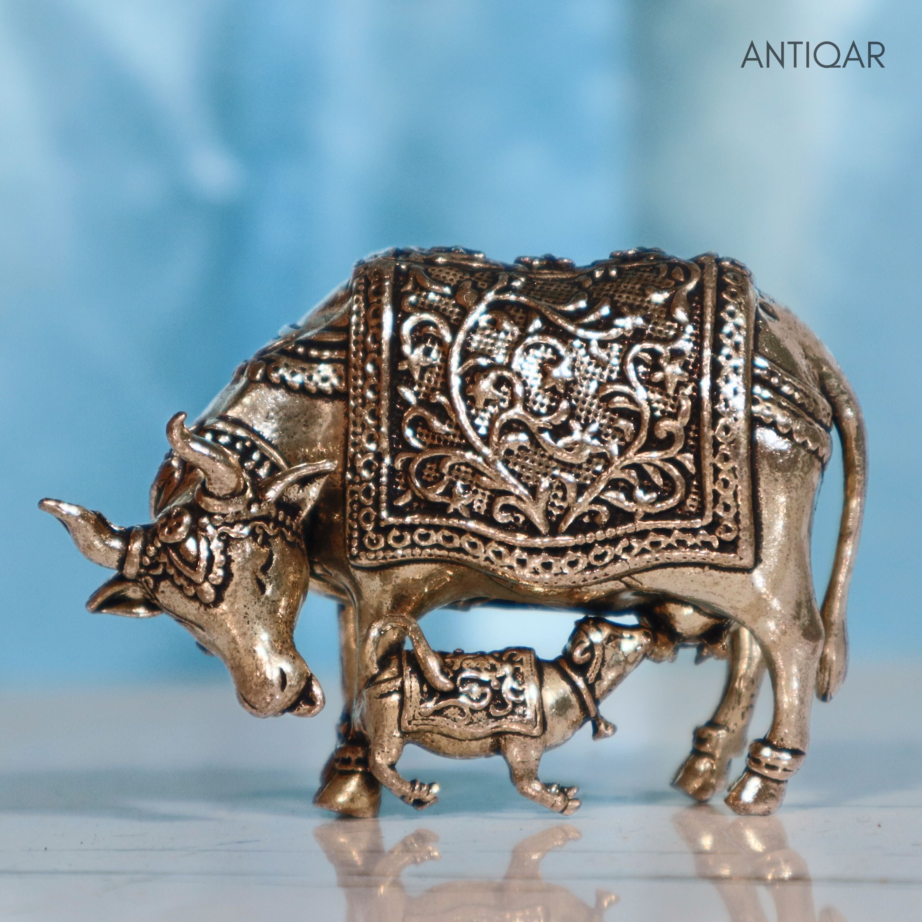 Brass Cow & Calf Figurine -4cm | Antique Finish | Spritual use for Home, Temple & Dashboard Decor