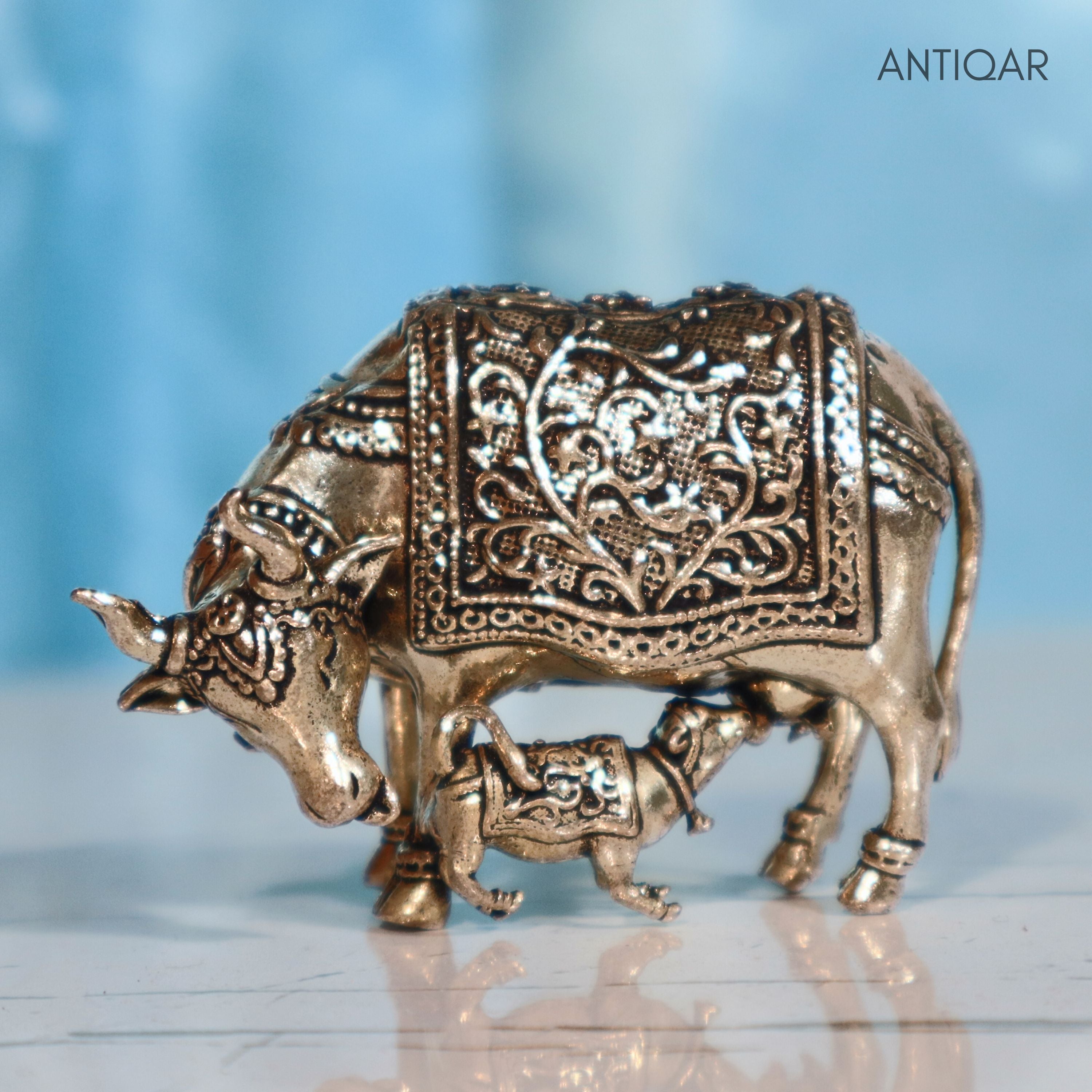 Brass Cow & Calf Figurine -4cm | Antique Finish | Spritual use for Home, Temple & Dashboard Decor