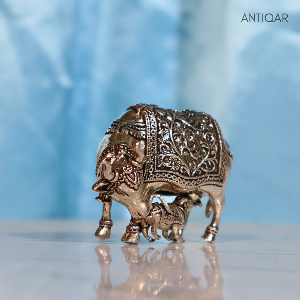 Brass Cow & Calf Figurine -4cm | Antique Finish | Spritual use for Home, Temple & Dashboard Decor