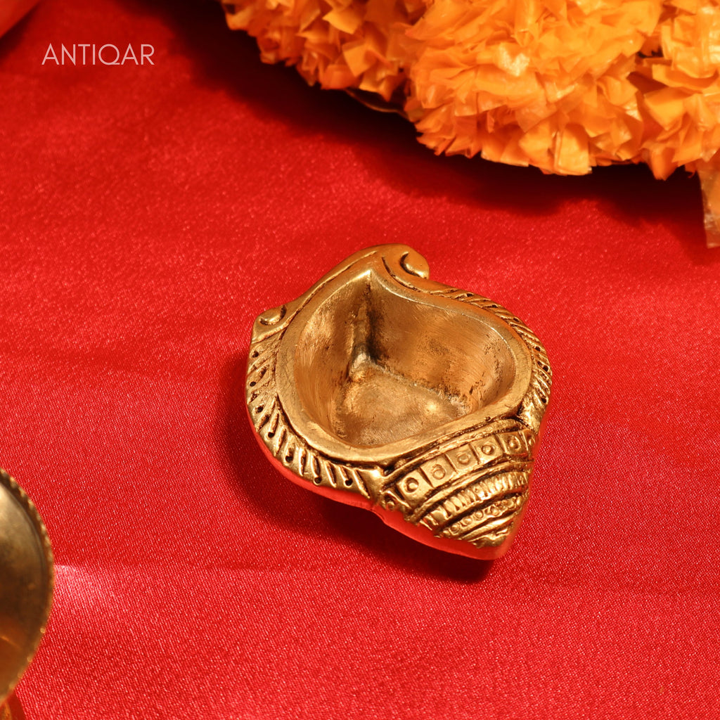 Brass Shankh Shape Diya – 2.5 cm | Antique Golden Finish | Handcrafted Pooja diya for Temple, Home & Festival Decor